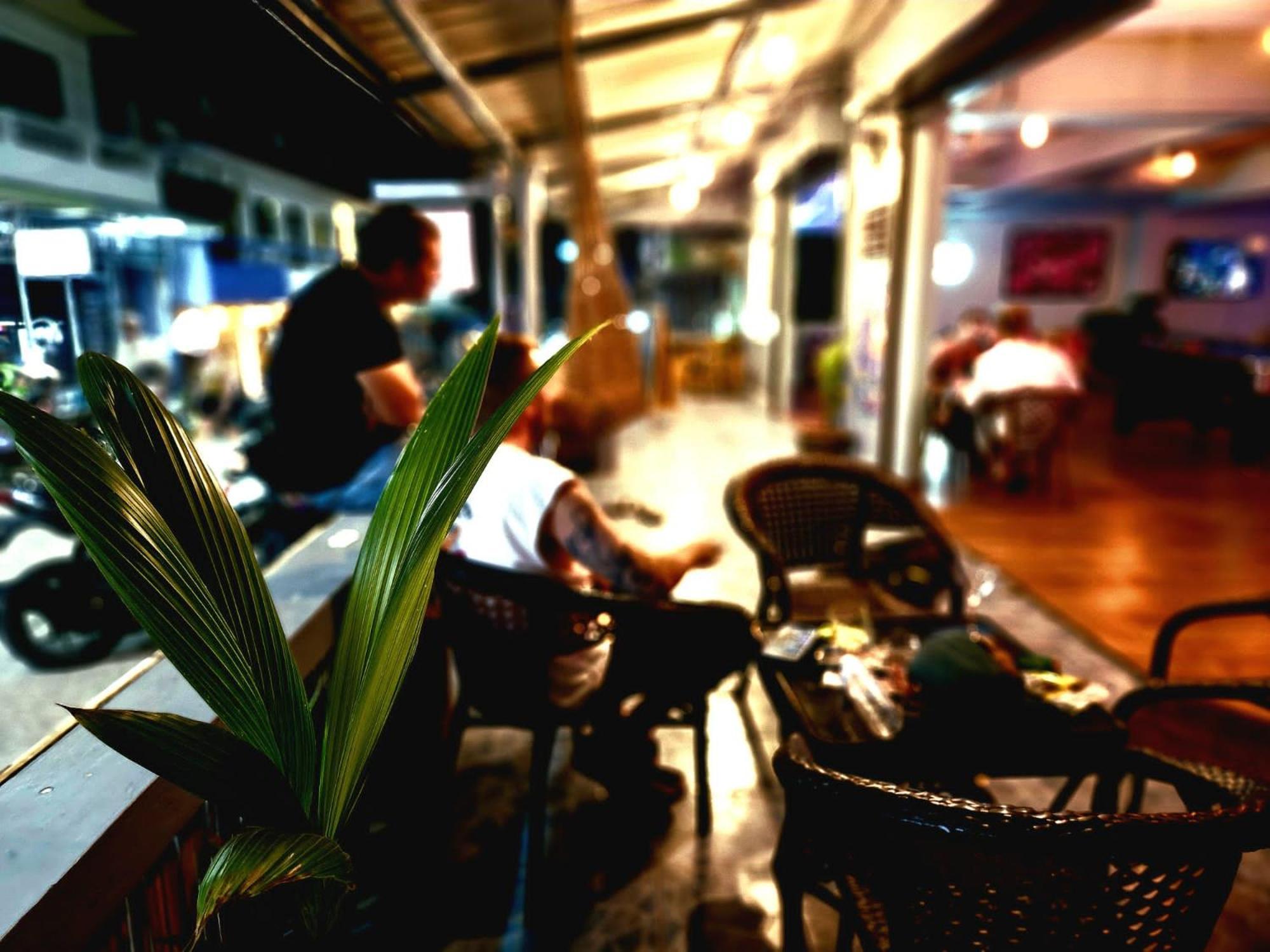 Tiki Tribe Bar & Hostel Ko Tao Esterno foto