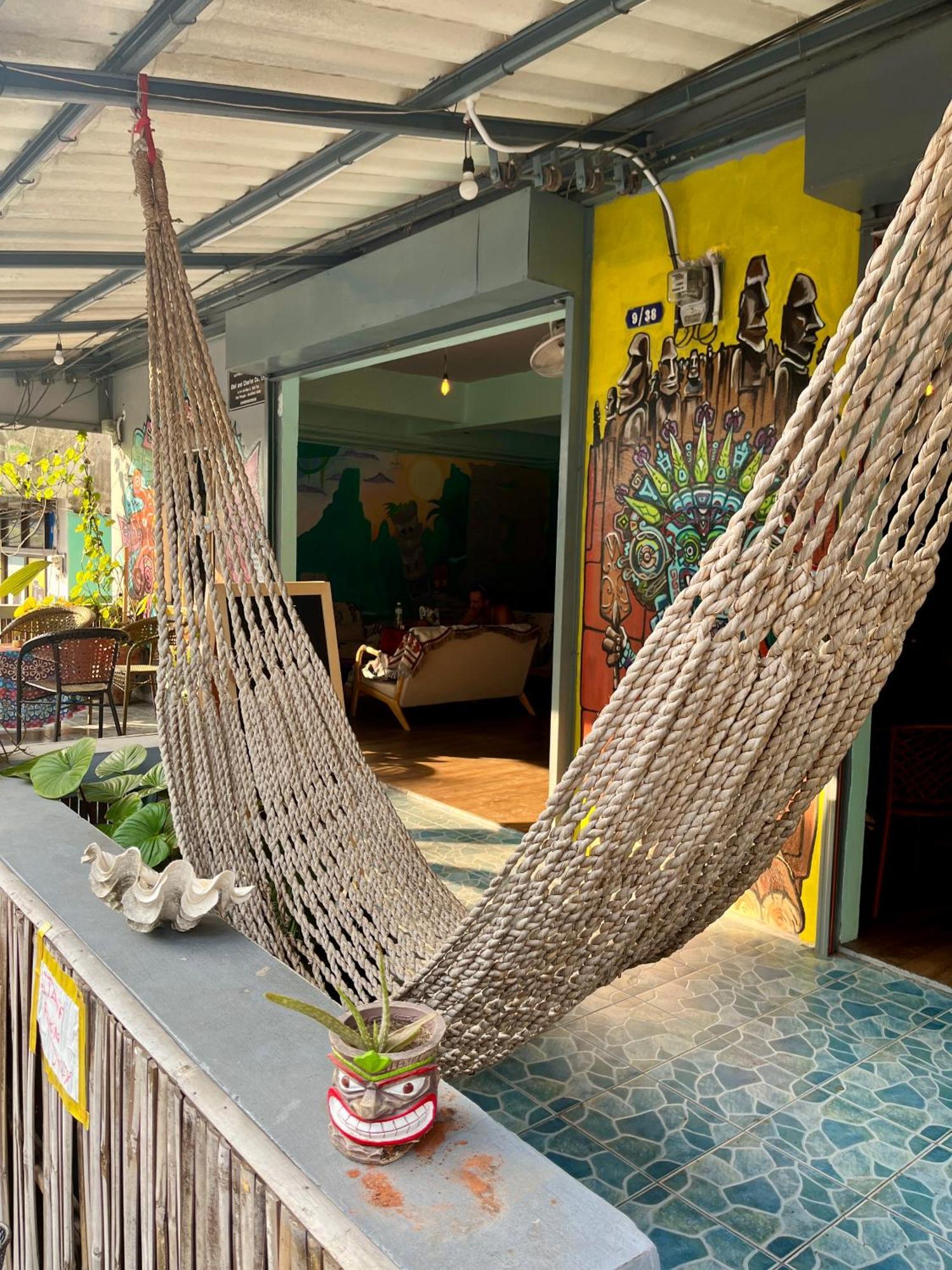 Tiki Tribe Bar & Hostel Ko Tao Esterno foto